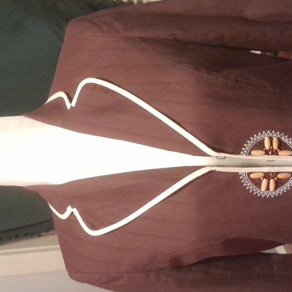 Blazer - Picture 3 of 8